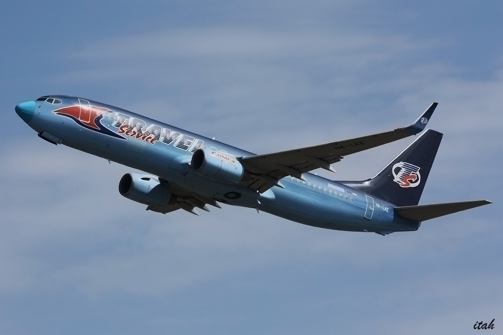 Boeing 737-86Q