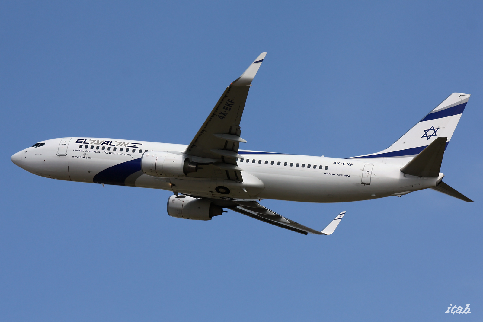 Boeing 737-8HX